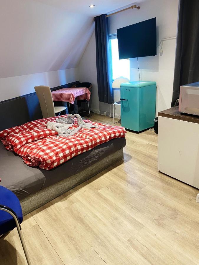 Hotel Waldhorn Щутгарт Екстериор снимка